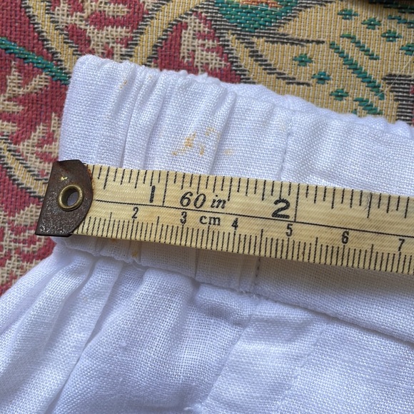 Sussan linen pants 3/4 tapered length side splits at ankles White Elastic waist. - Picture 5 of 8